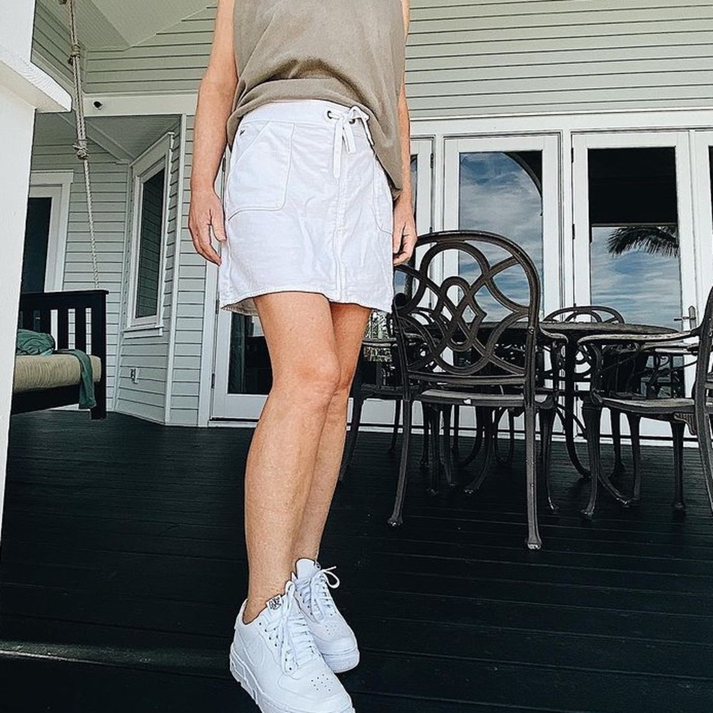 VINTAGE LACOSTE WHITE MINI SKIRT - Picture 3 of 4